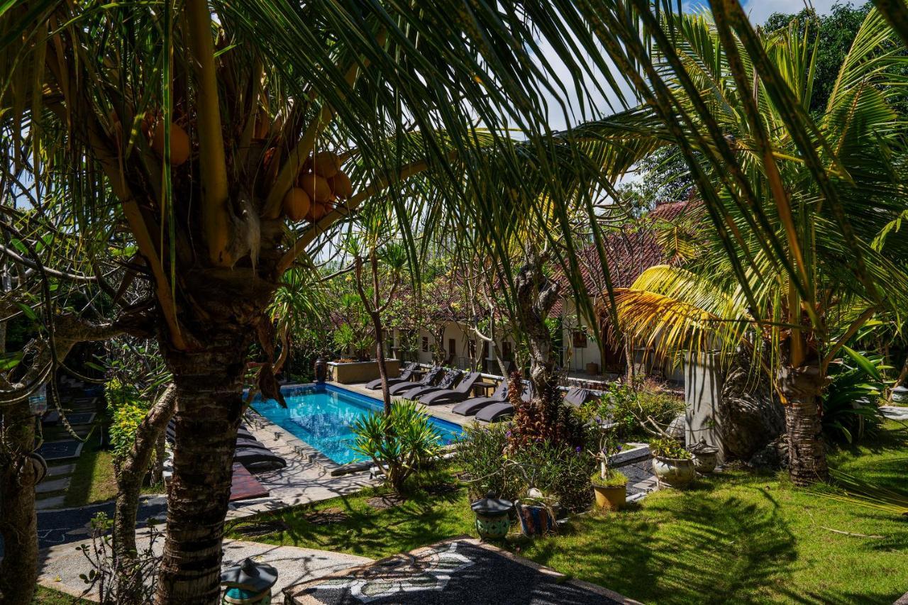 The Tanis Beach Resort Nusa Lembongan Exterior foto